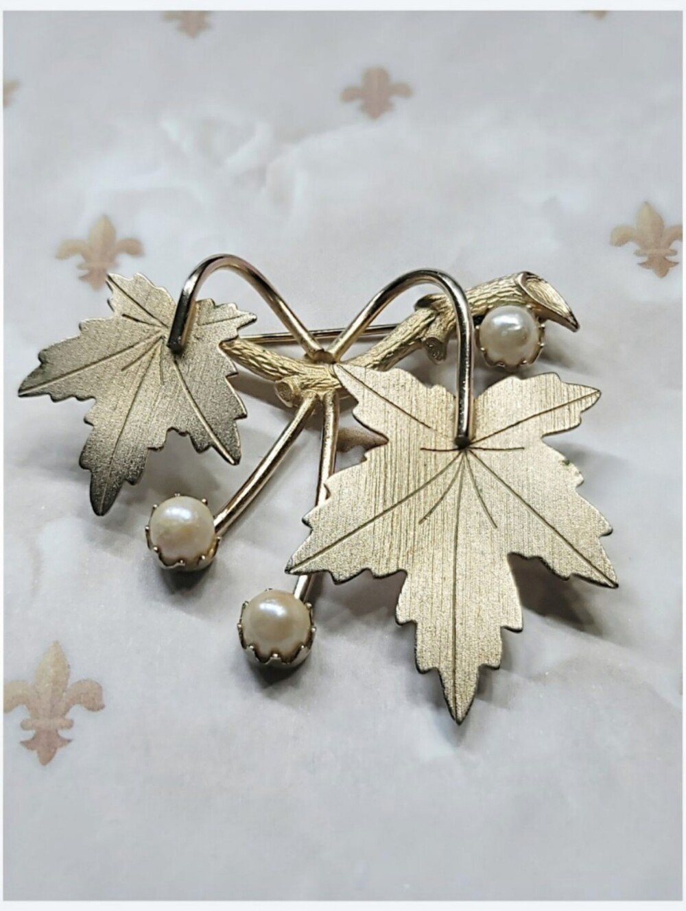 Vintage Sarah Coventry Gold Tone Faux Pearl Grapevine Brooch